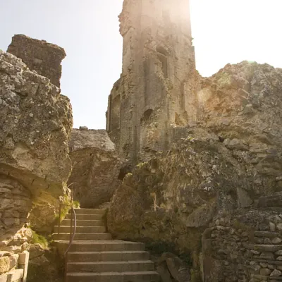 corfe castle sun