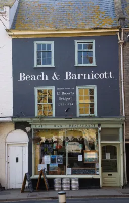 bridport beach barnicott