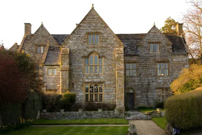 cerne manor