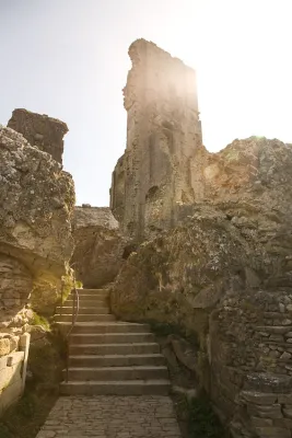 corfe castle sun