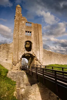 Sherborne Old Castle gatehouse